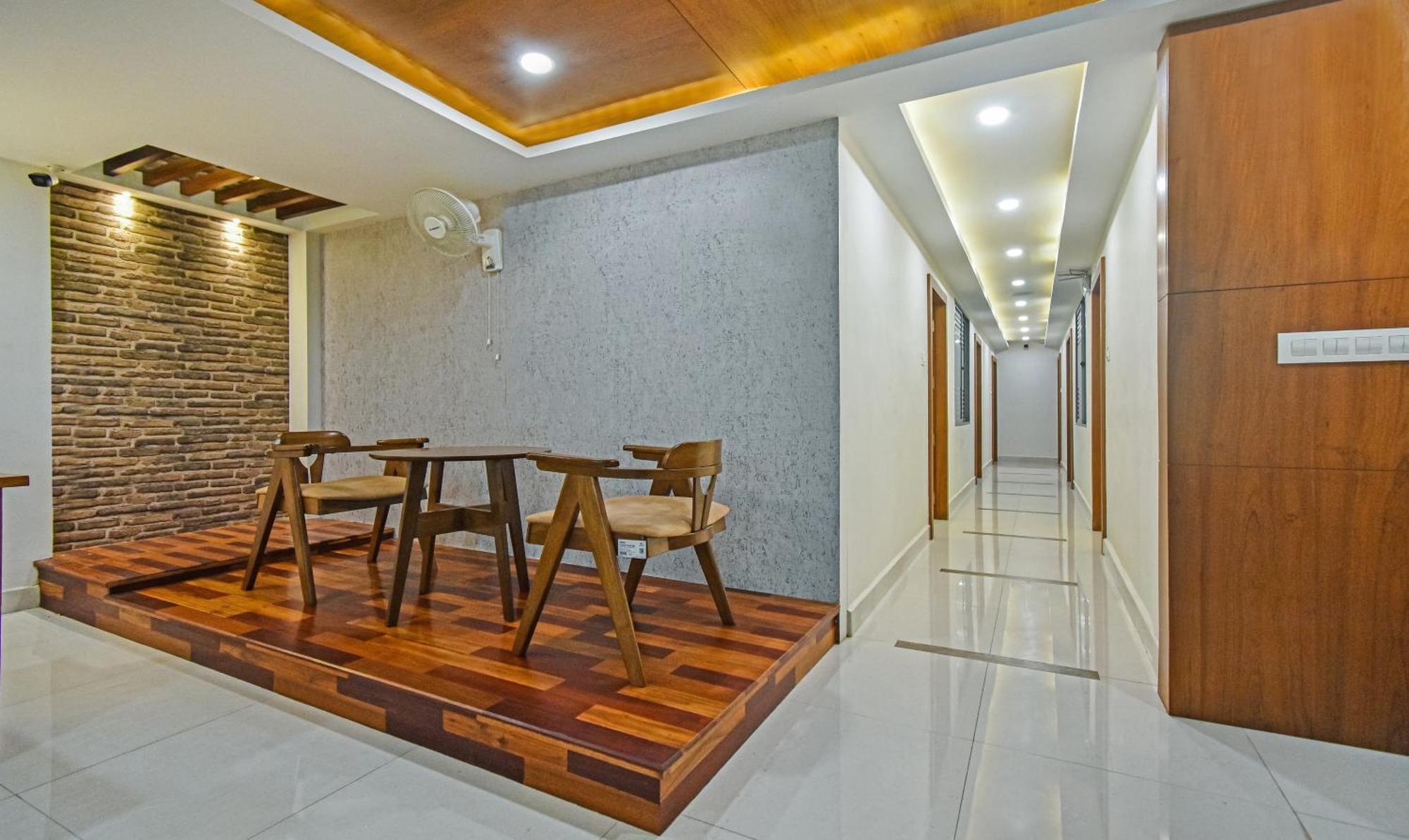 Itsy Hotels Deluxe Inn شيناي المظهر الخارجي الصورة